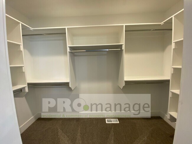 Building Photo - 3 bd, 2.5 bath Townhouse in Rigby