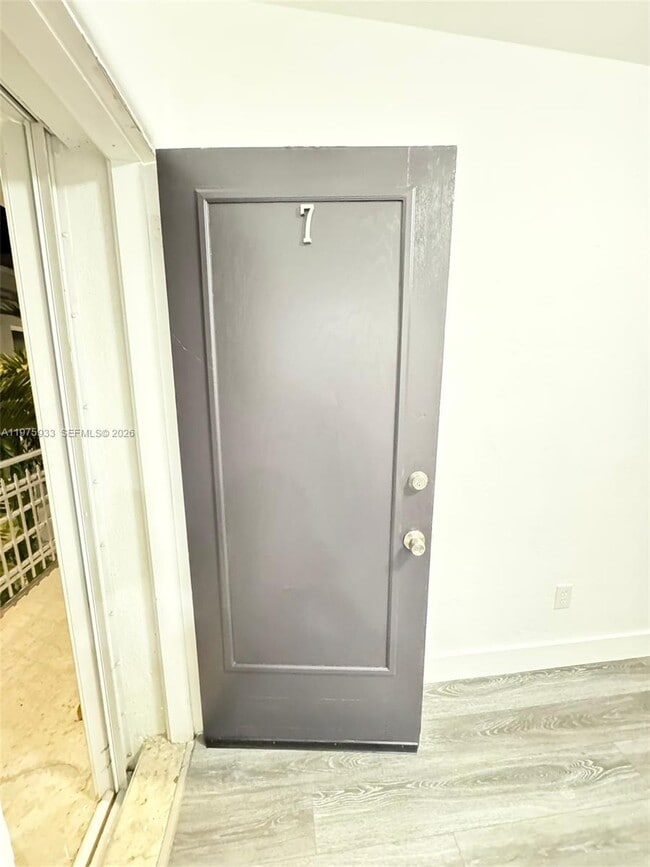 Building Photo - 7435 Byron Ave