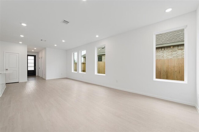 Building Photo - 6422 Orchid Bch Dr