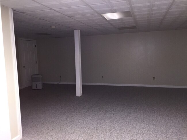 Building Photo - 1707 Cosner Rd