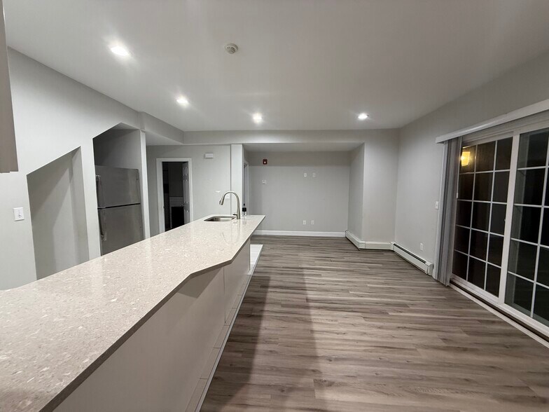 Building Photo - 19 Rose St