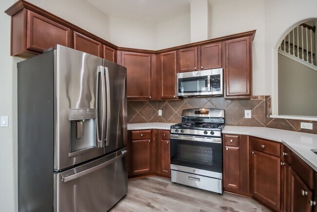 Building Photo - 18554 Sunrise Pines Dr