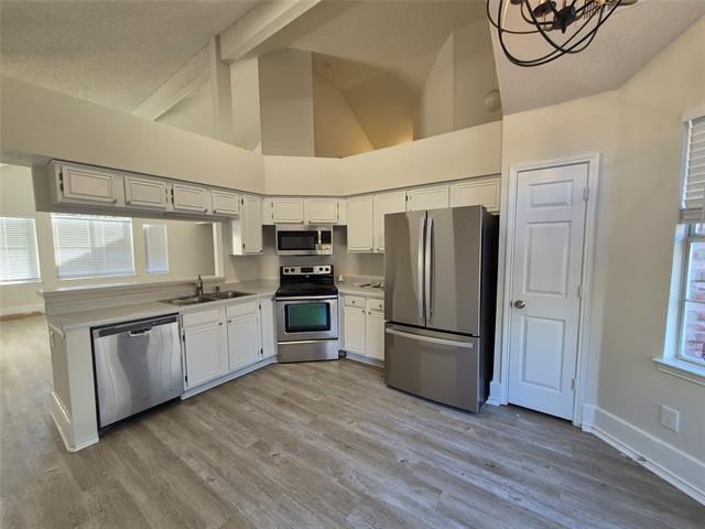 Building Photo - 2305 Rockhill Rd