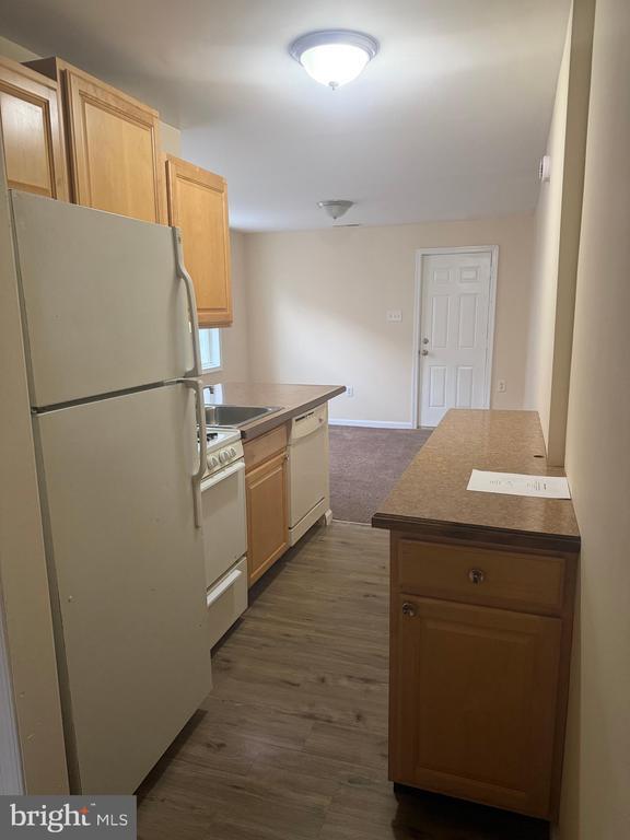 Building Photo - 1008 Clifton Ave