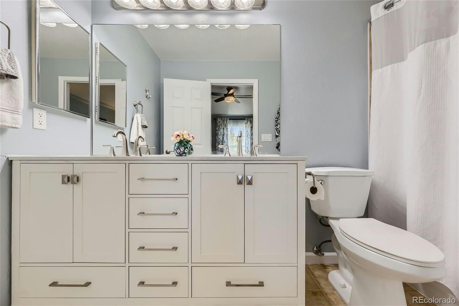 Building Photo - 17006 E Cedar Gulch Dr