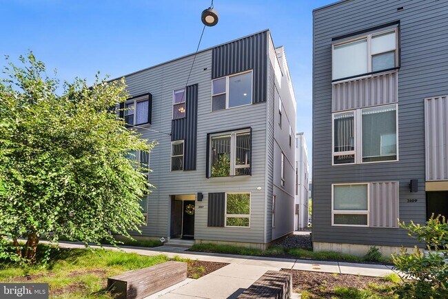 Building Photo - 3107 Birchview Walk