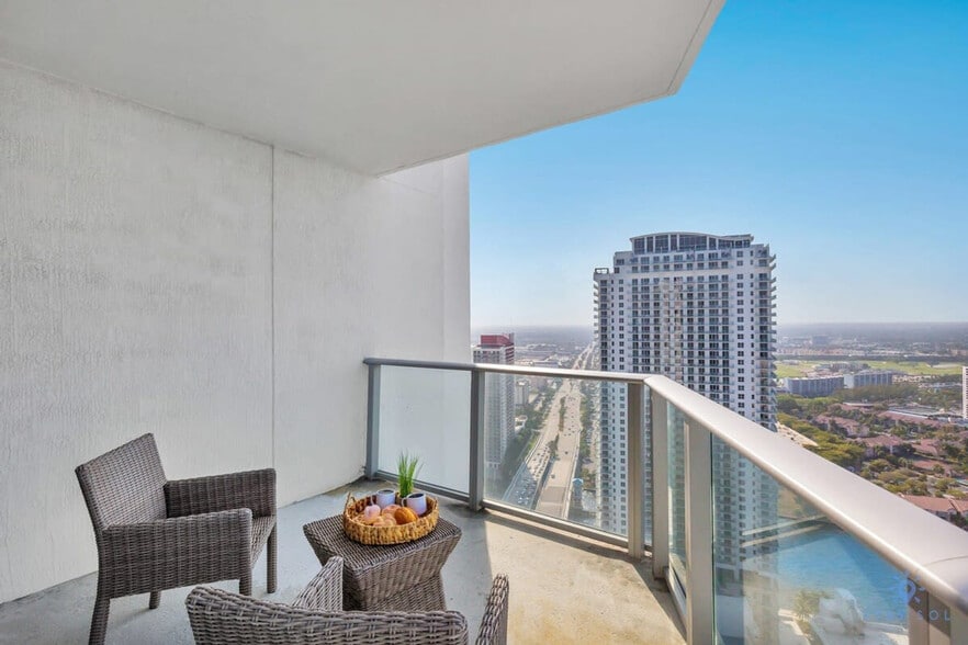 Building Photo - 4111 S Ocean Dr