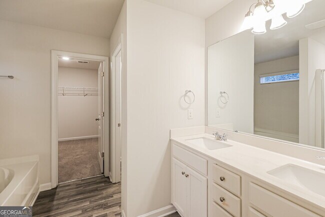 Building Photo - 251 Hamilton Pointe Dr