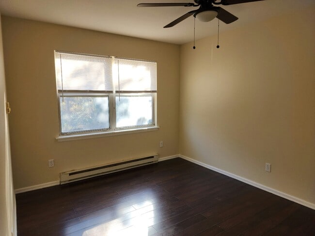 Building Photo - 2526 Gravois Rd