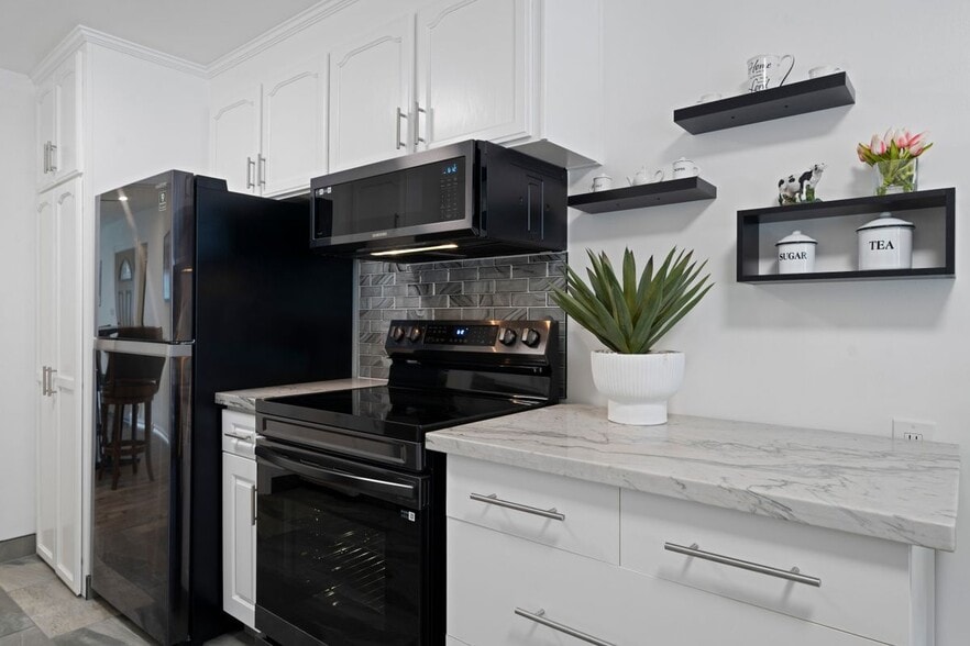 Building Photo - 22123 Main St