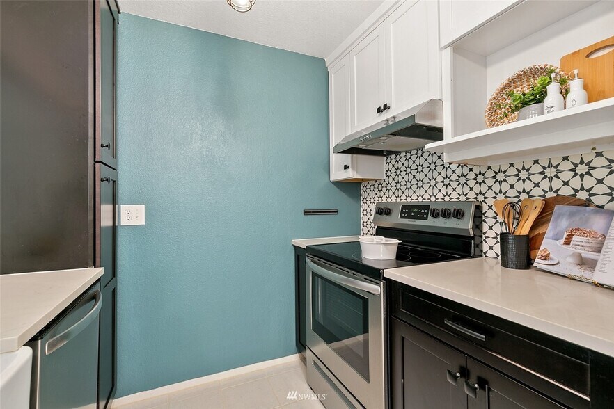 Staging - Kitchen 3 - 1740 NE 86th St