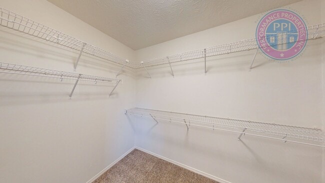 Building Photo - Two Level Cascadia Village Home with  Large Fenced Backyard ! Pet Welcome