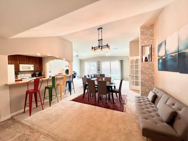 Building Photo - 30 Bay Walk Ct