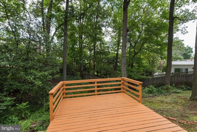 Building Photo - 335 N Madison St