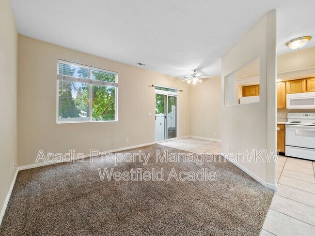 Building Photo - 130 Peregrine Ln