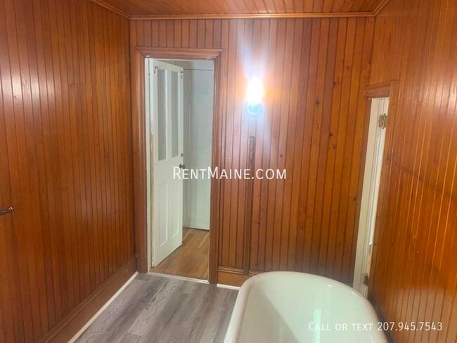 Building Photo - 13 Hudson St