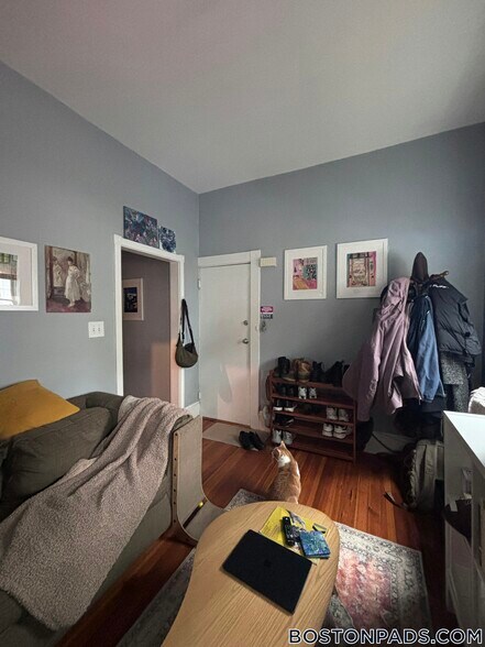 Building Photo - 137 Columbia St