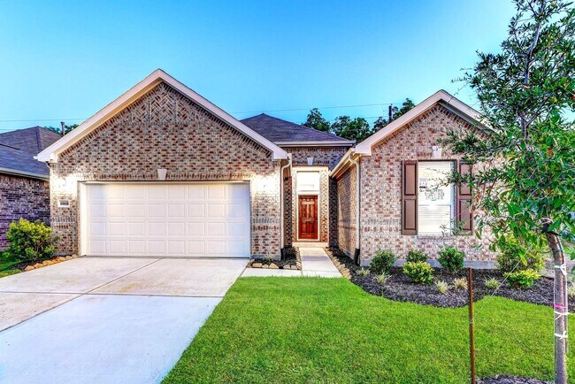 Building Photo - 22635 Strathmore Dr