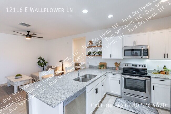 Building Photo - 12116 E Wallflower Ln