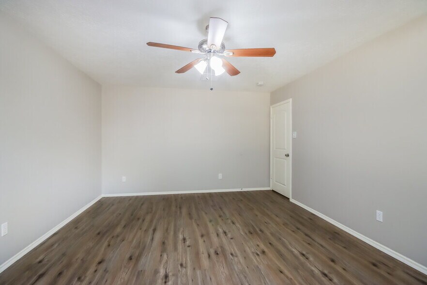 Building Photo - 25714 Richards Rd