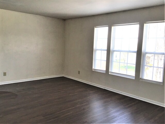 Building Photo - 467 Sedgewick Dr