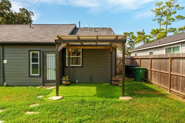 Building Photo - 3863 Arbor St