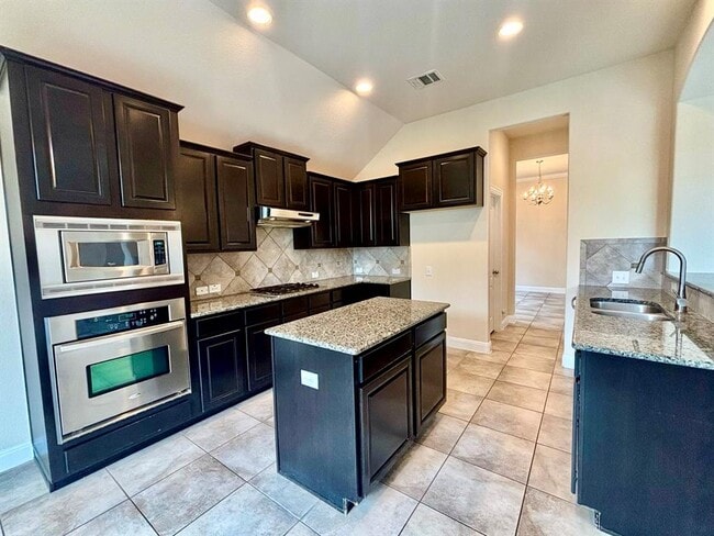 Building Photo - 2501 Speidel Dr