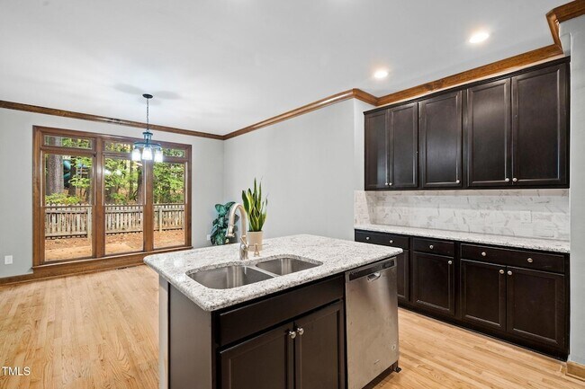 Building Photo - 1008 W Sterlington Pl