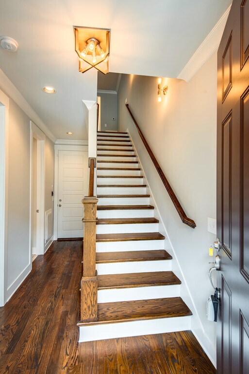 Building Photo - 3BR/3.5BA is Right Size, Right Price, and Right Nice at 8th & Wedgewood!!!