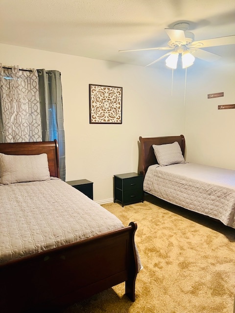 Building Photo - Room in House on E Mona Ave