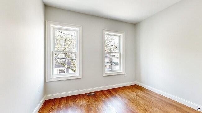 Building Photo - 44 Mercer St