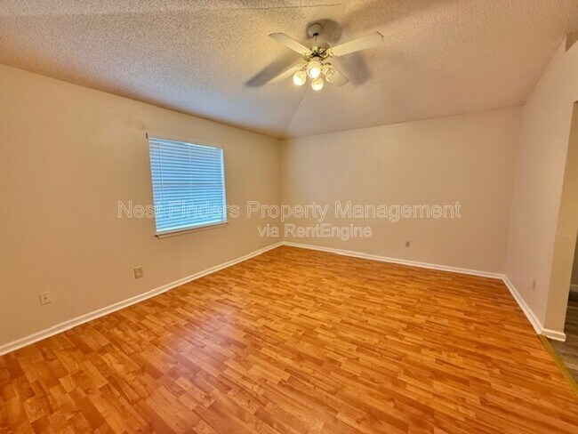 Building Photo - 2641 Sam Houston Pl