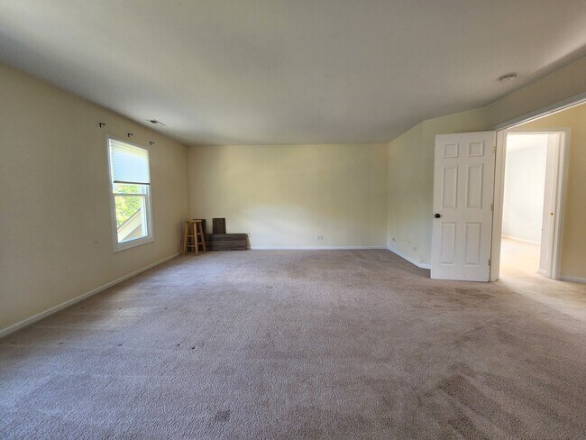 Building Photo - 3220 Indian Creek Dr