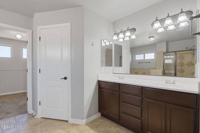 Building Photo - 363 Duskwood St