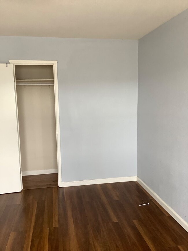 Building Photo - (211): 105-109 Marina Way South