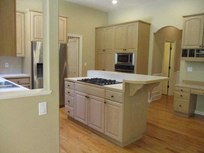 Building Photo - Beautiful 3 Bedroom Home in Gig Harbor