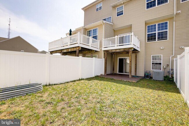 Building Photo - 105 Polo Way
