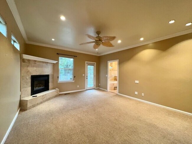 Building Photo - Custom Features, 3 Bedroom, 2 Bathroom, Napa Home