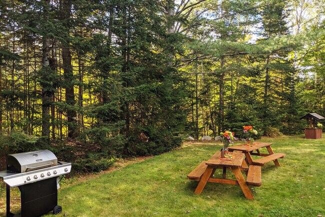 Building Photo - 140 Paquette Cir