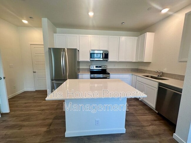 Building Photo - 3920 Pinnacles Ct