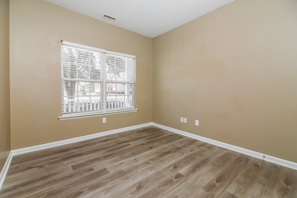 Building Photo - 8401 Neuse Hunter Dr