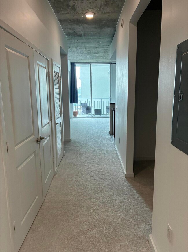 Building Photo - 300 S Australian Ave