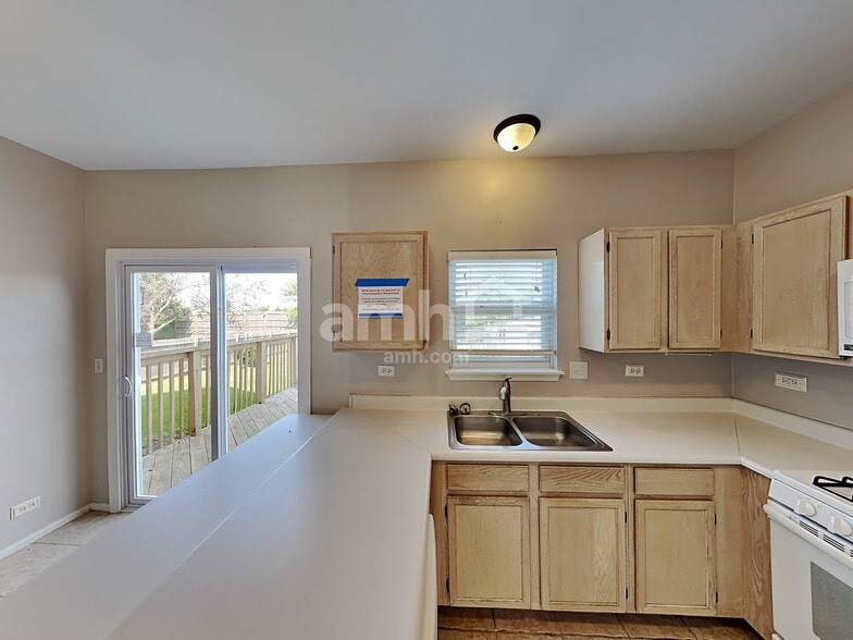 Building Photo - 809 Magnolia Dr