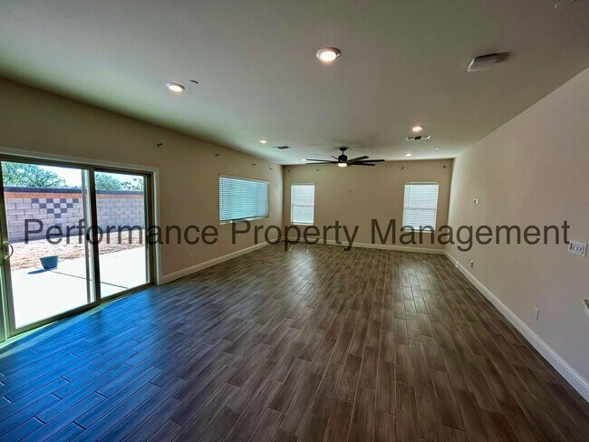 Building Photo - 3608 Oak Lake Ln