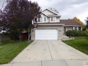 Building Photo - 4 Bed 2 1/2 Bath Home in Sandy