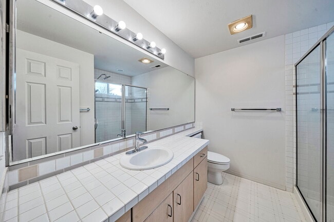 Building Photo - 4714 Fairwood Blvd NE