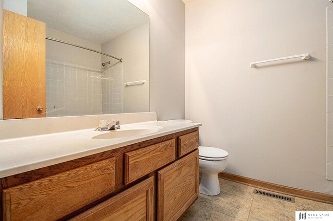 Building Photo - 15201 Greene Ave