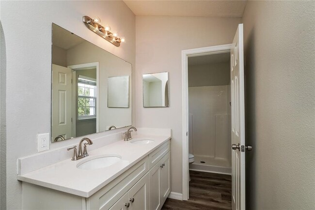 Building Photo - 517 Ridges Dr