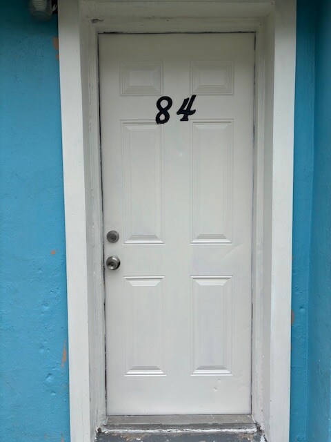 Building Photo - 1064 N Tamiami Trl