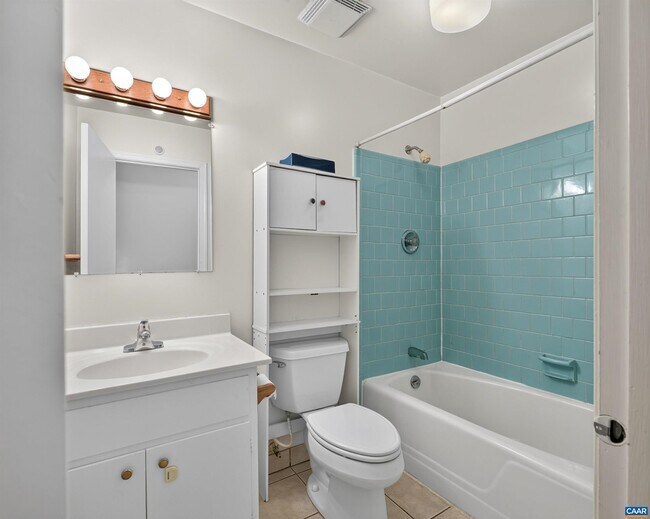 Building Photo - 308 Eastbrook Dr